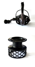 Cargar imagen en el visor de la galería, Dark Carbon Aluminium Fishing Reel 1000-7000
