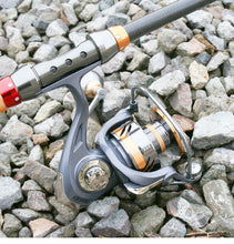 Cargar imagen en el visor de la galería, AR2000-7000 Spinning Fishing Reel Silver-Gold
